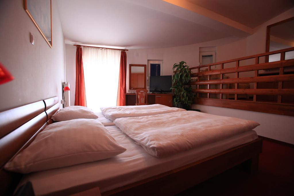 Hotel Orion Ivanec Kültér fotó